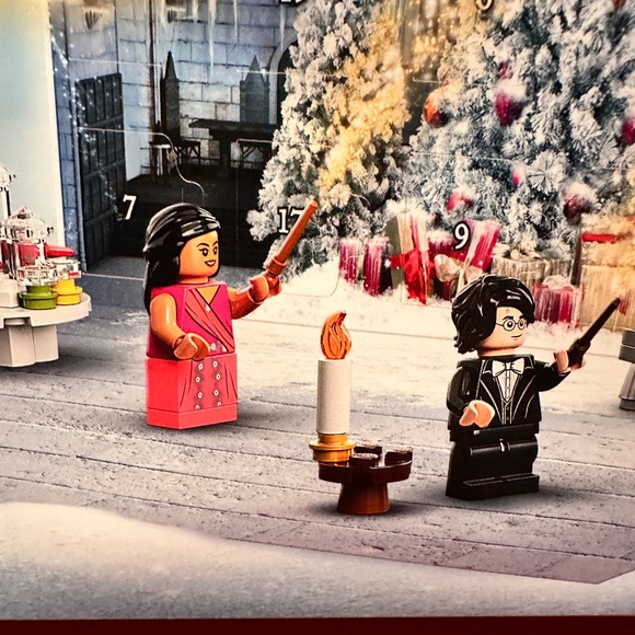Lego Harry Potter Adventure Calendar 75981 - Picture 2 of 10